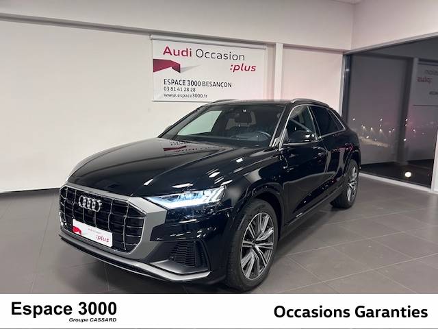 Audi Q8, Année 2022, ESSENCE