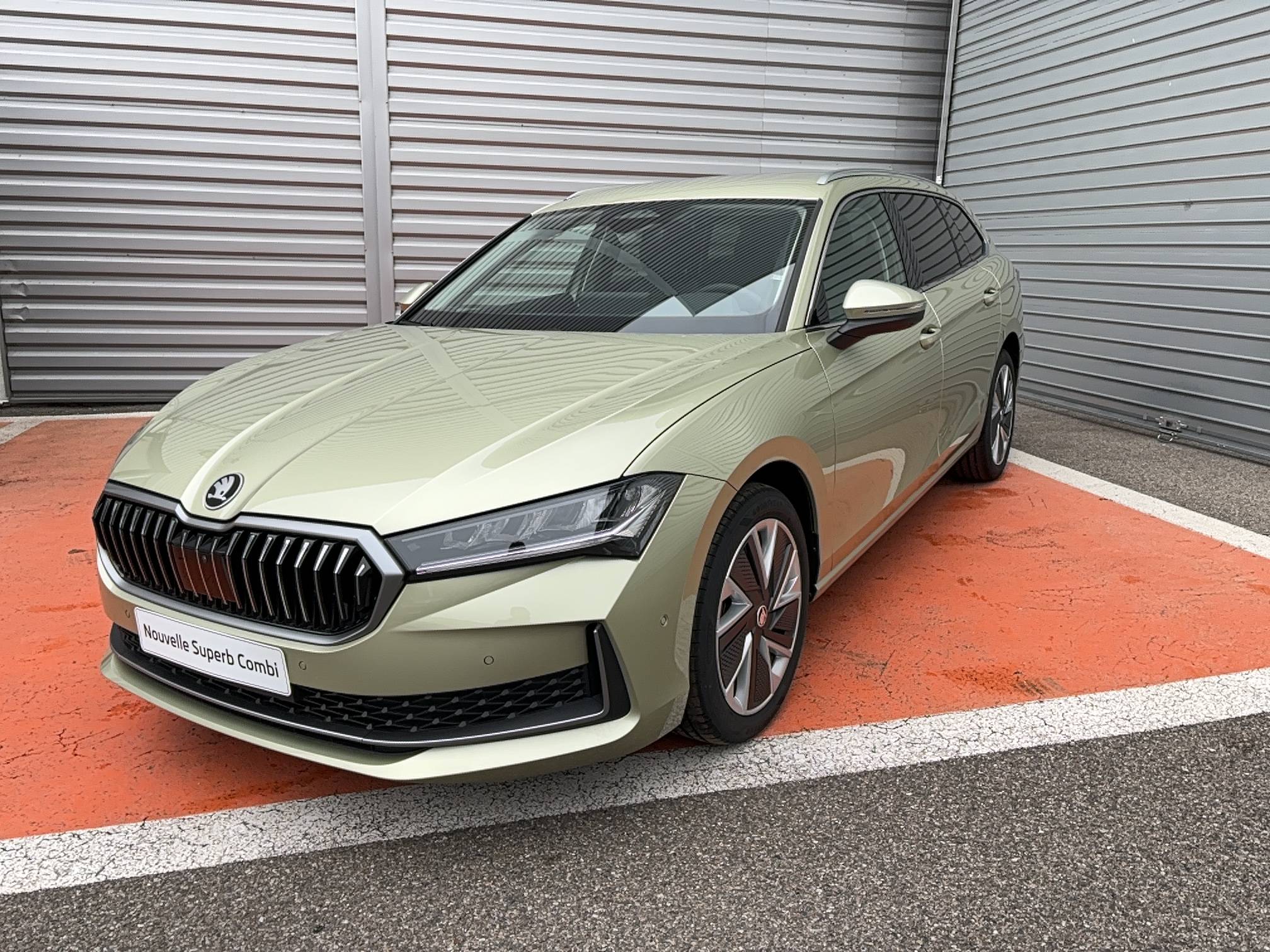 Image de l'annonce principale - Skoda Superb