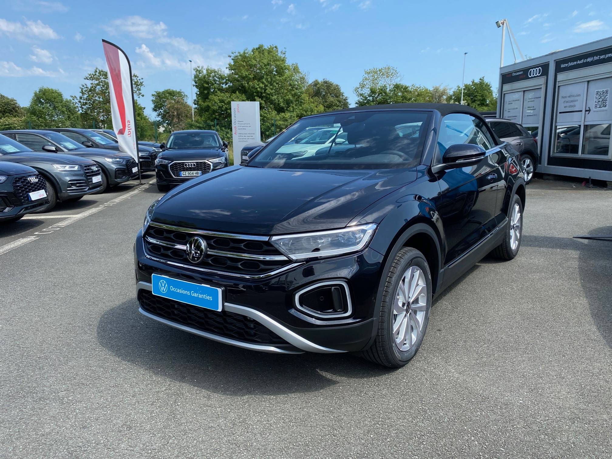 Image de l'annonce principale - Volkswagen T-Roc Cabriolet