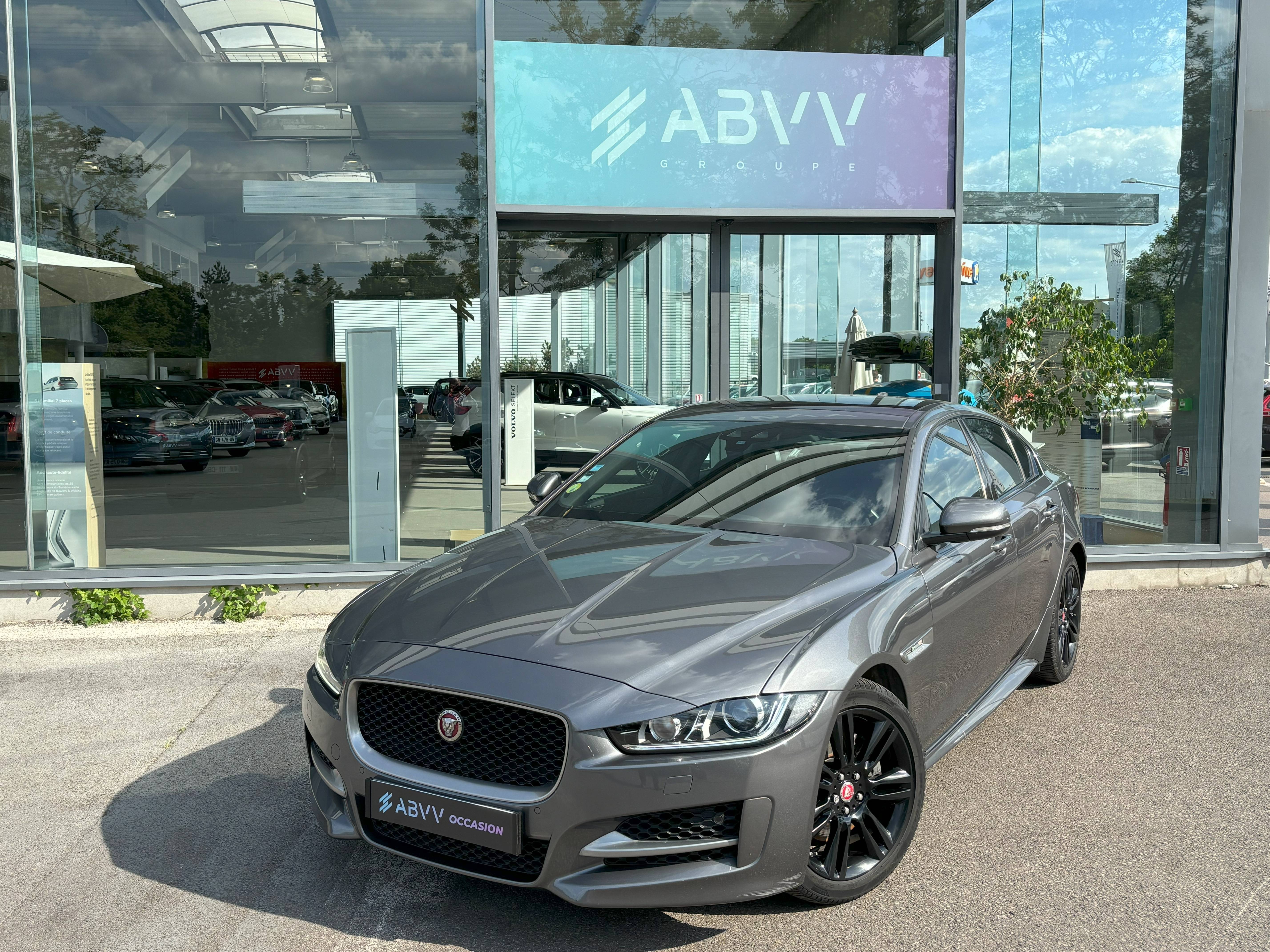 Image de l'annonce principale - Jaguar XE