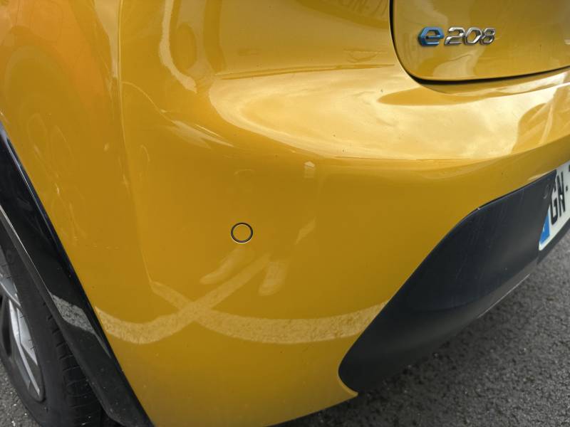 Image de l'annonce principale - Peugeot e-208